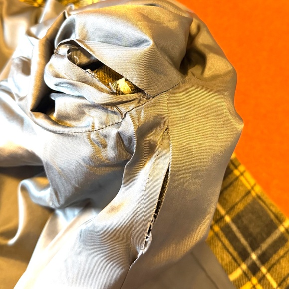 Vintage Daniel Hechter yellow and charcoal plaid blazer made in Hungary VGUC - Picture 11 of 12